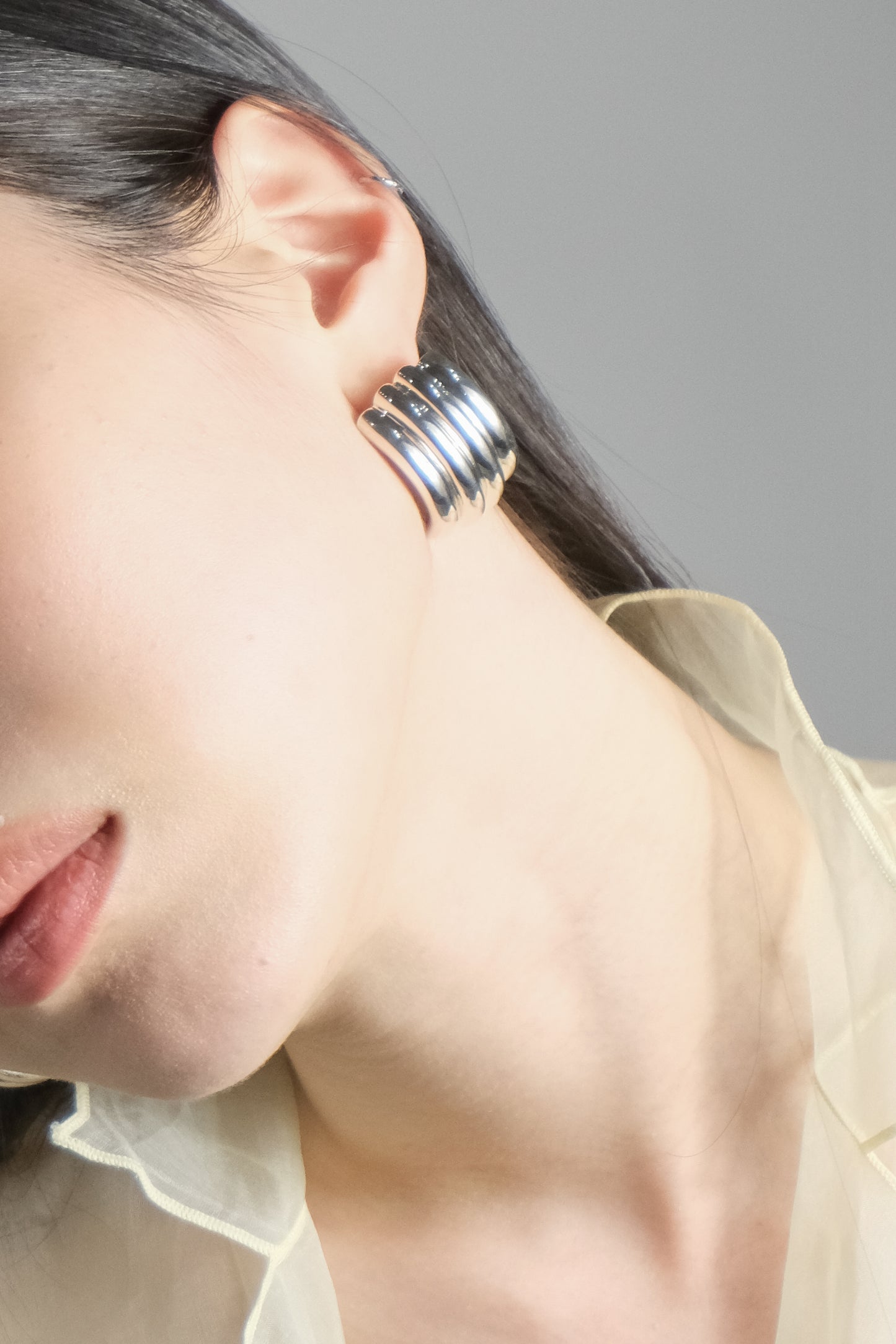 beau earrings