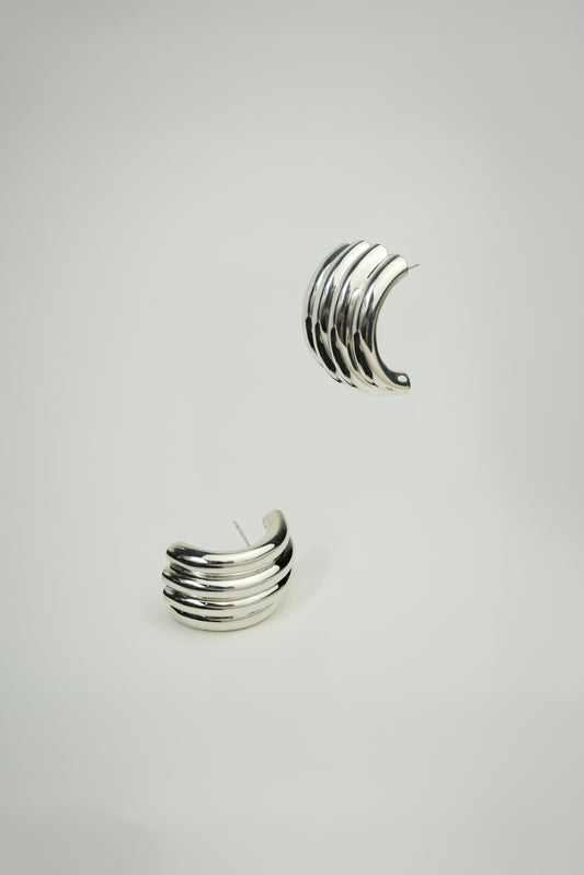 beau earrings